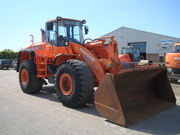 Фронтальный погрузчик DOOSAN DL 400 Год выпуска:2006