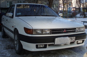Срочно продаю Mitsubishi Lancer 1990г