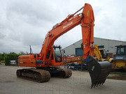 DOOSAN DX 225 LC — гусеничный экскаватор