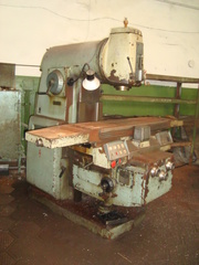 Продаю б/у  вертикально-фрезерный станок 6С12